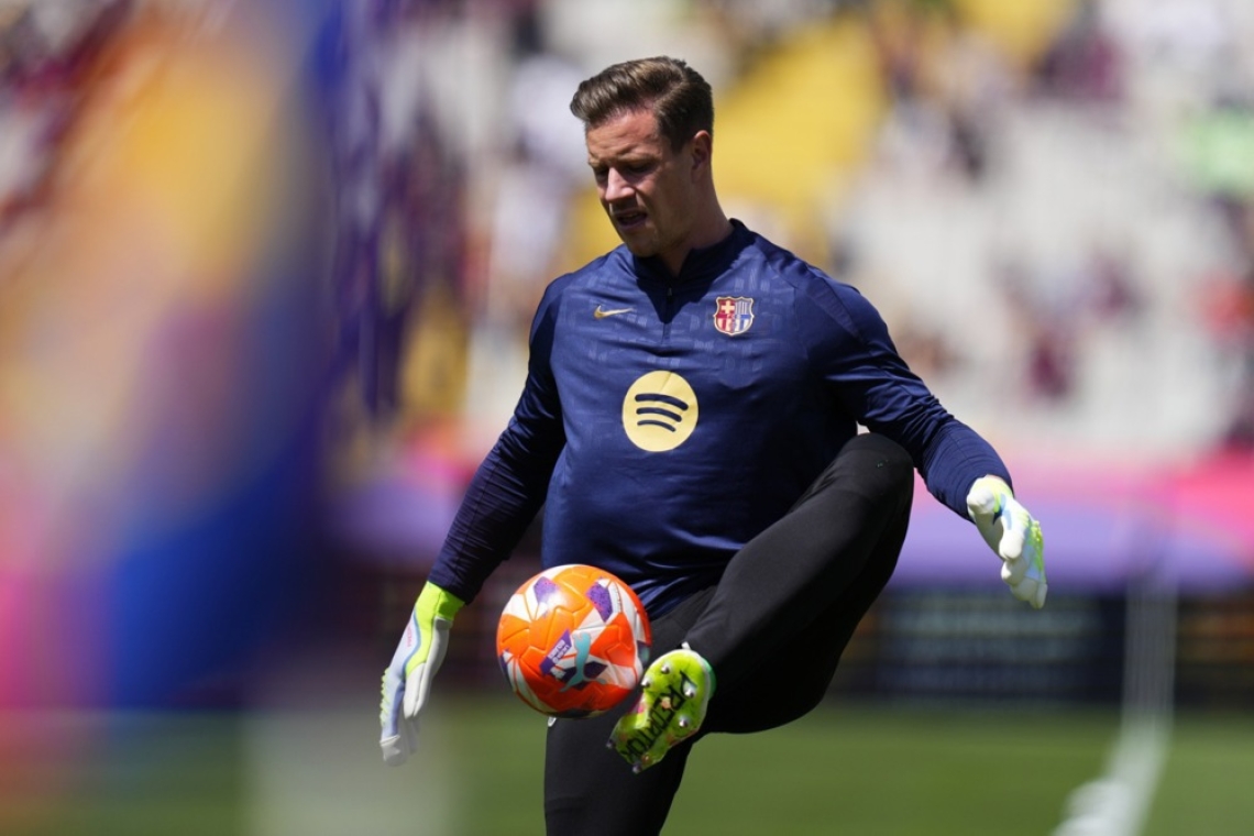 Szczesny v Barceloni do 2027